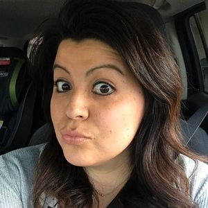 Meet your Posher, Aja